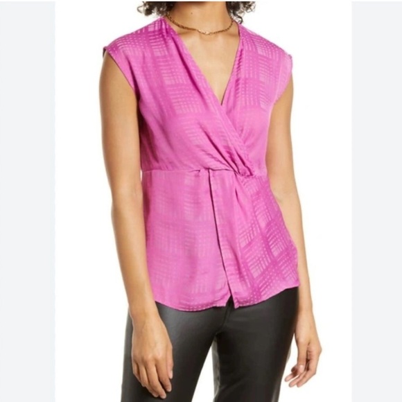 Halogen Women's Pink Twist Front Lightweight Blouse size XS - Picture 1 of 5
